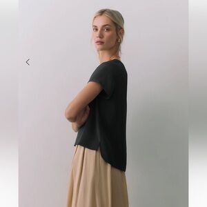 NWT Cuyana Silk Tee Short Sleeve Top Blouse